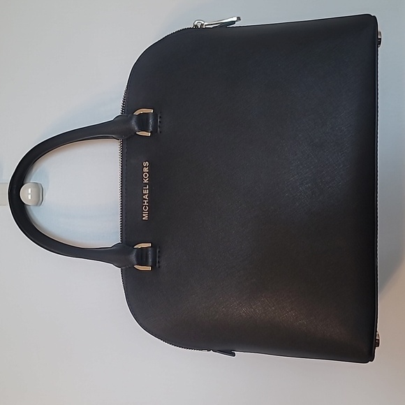 MK authentic blk dome bag - Picture 1 of 8